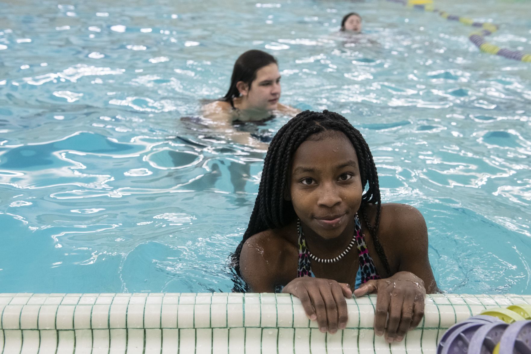 Refugee students hone their swimming skills